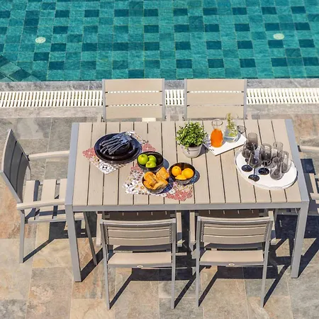 Adriana By The Sea *