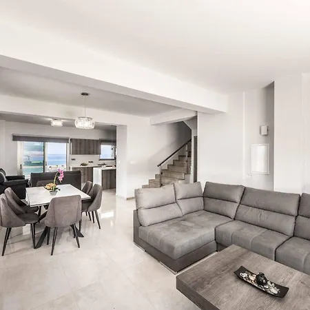 Adriana By The Sea Villa Pomos