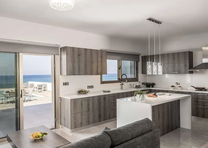 Adriana By The Sea * Pomos