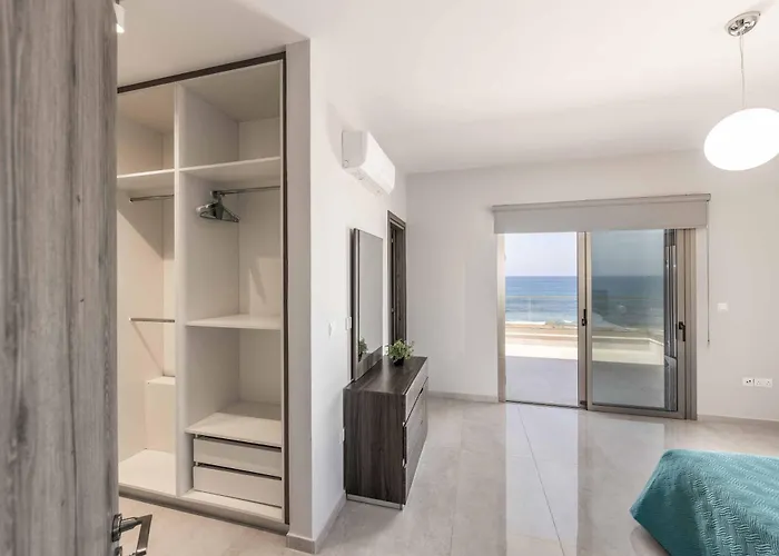 Vila Adriana By The Sea Pomos