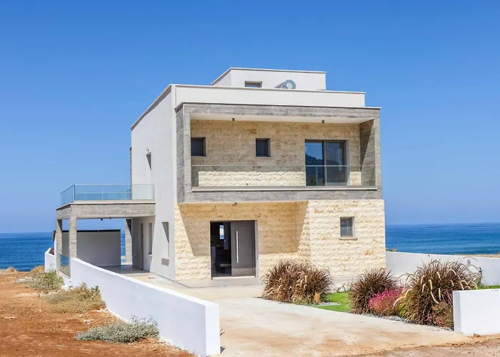 Adriana By The Sea Pomos