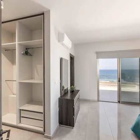 Villa Adriana By The Sea Pomos