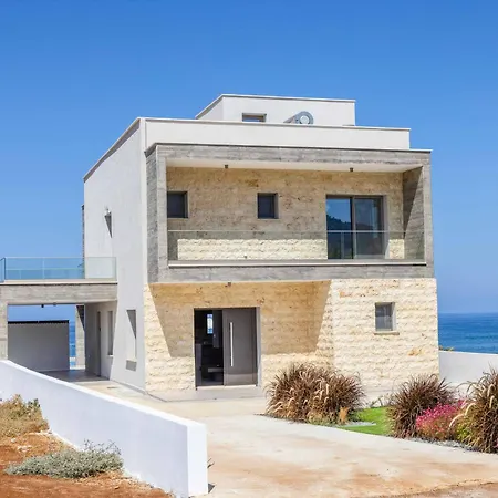 Adriana By The Sea Pomos